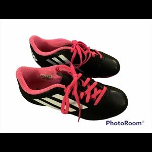 SALE 4/10 ADIDAS cleats size 4